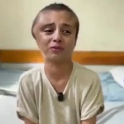 Maria Clara - Ela só tem 10 anos e quer poder brincar